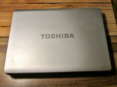 nefunkční notebook Toshiba