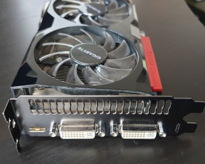 (Nefunkční!) grafická karta GTX 570 na součástky