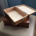 2 dřevěné krabice