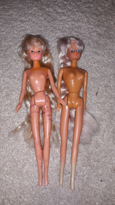 2x starší Barbie