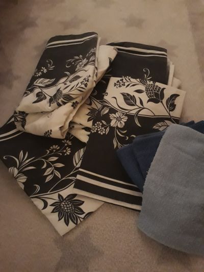 Povlečení na dve postele a dva ručníky