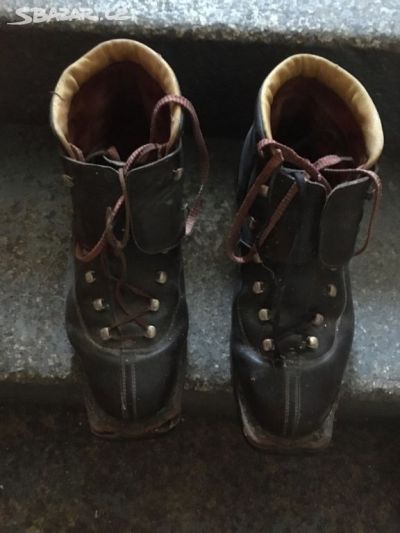 Staré lyžařské boty po dědečkovi :)