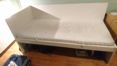 Daruji postel i s matrací