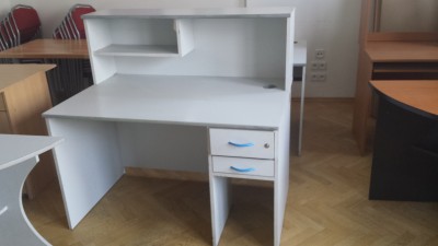 Kancelářský stůl