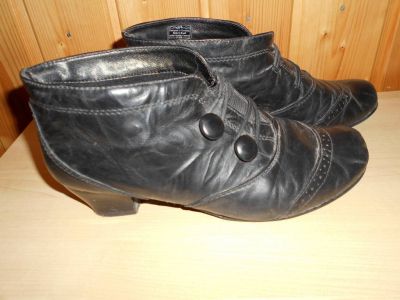 Kotníčkové kožené boty