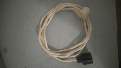 Prodlužovací kabel.Délka asi 3 metry