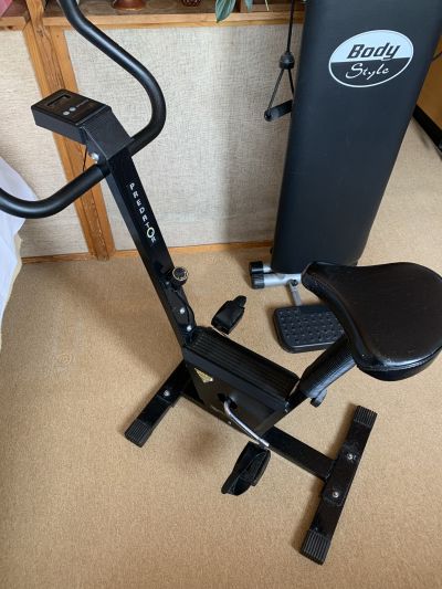 Posilovaci lavice a rotoped