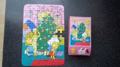 PUZZLE SIMPSONOVI - chybí 1 krajní dílek