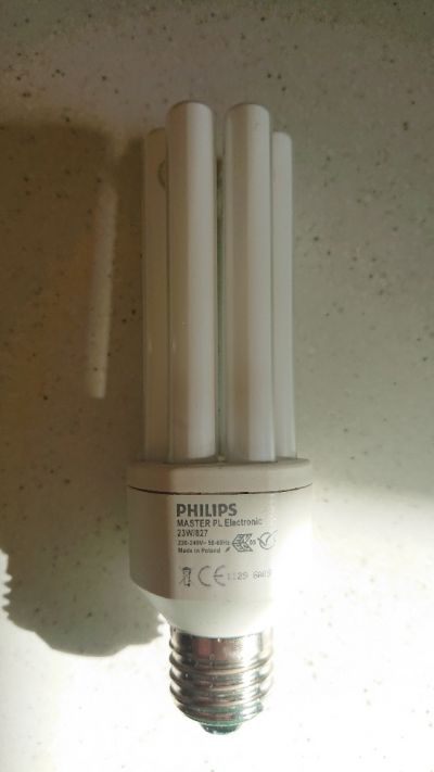 Zářivka Philips E27