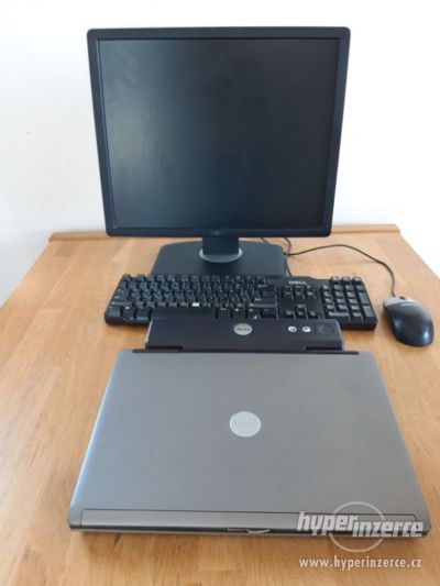 starší vybavení dell notebook monitor myš klávesnice