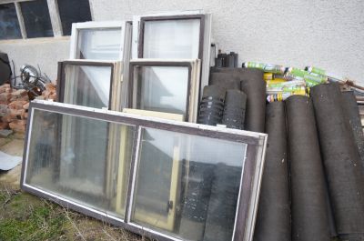 Stará dřevěná okna za odvoz