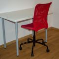 Červená kancelářská židle IKEA