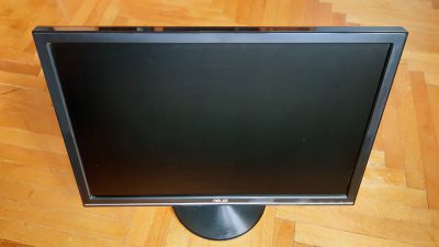 monitor k počítači (Asus VW222S, 22")