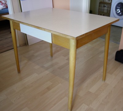 stůl 68x100 cm