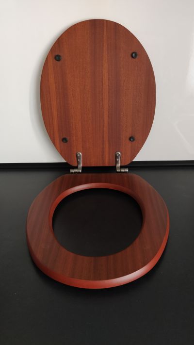 Dřevěné WC prkénko