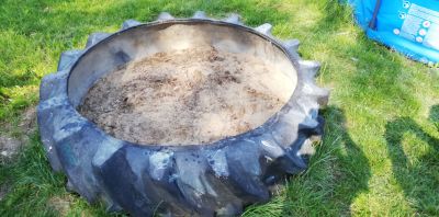 Daruji pneu jako pískoviště