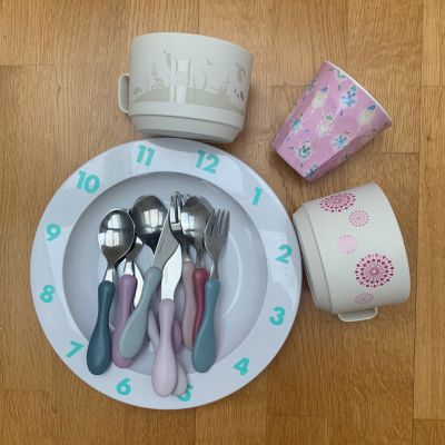Různé dětské nádobí (pro malou holčičku)