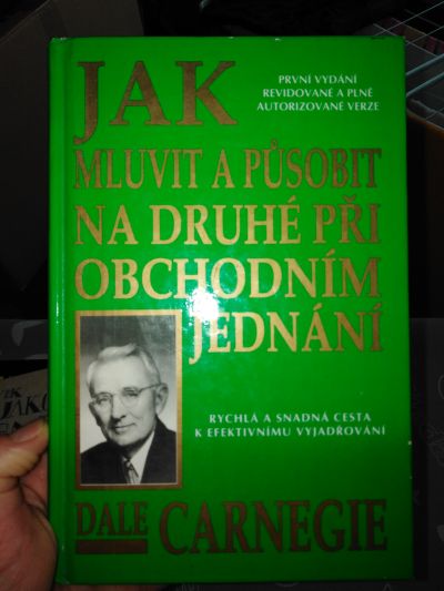 Kniha Jak mluvit a pusobit na druhe pri obchodnim jednani