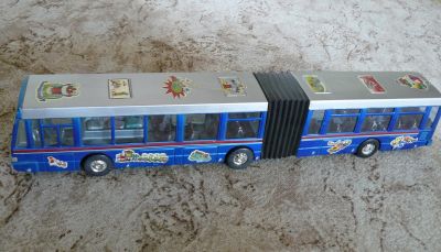 kloubový autobus