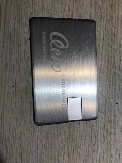 Usb flash disk ve tvaru karty