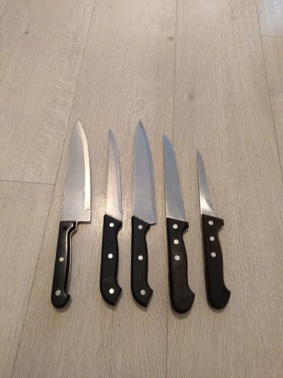 Nože