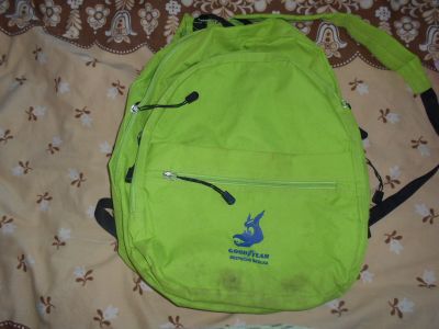 zelený  batoh pro děti