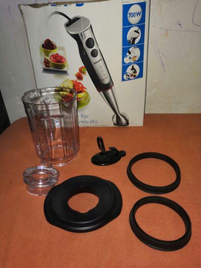 PŘEBYTEČNÉ SOUČÁSTKY K MIXERU PHILIPS HAND BLENDER HR 1372