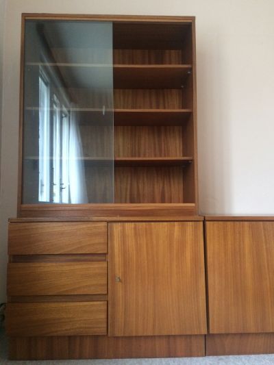 Daruji za 8 skrinek- knihoven