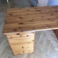 Starý dřevěný psací stůl