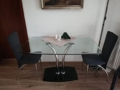 Jídelní stůl skleněný + židle