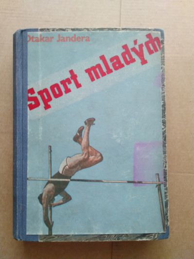 kniha Sport mladých z roku 1946