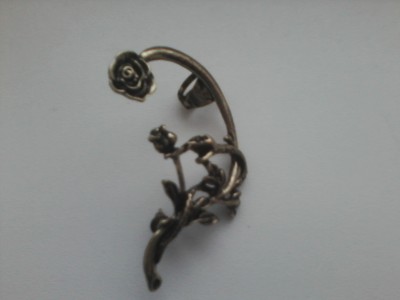 naušnice na celé ucho