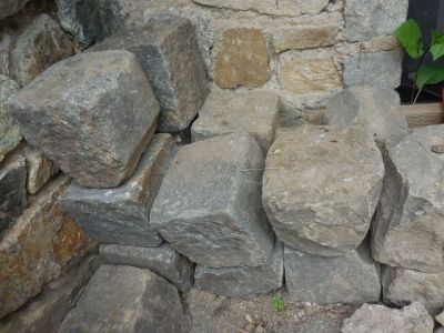 Kostky KOČIČÍ HLAVY kamenné