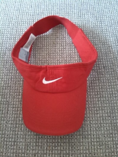 Červená kšiltovka Nike