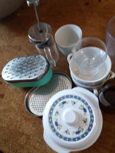 přebytečné nádobí