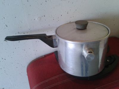 Retro mlíčňák hliník/KASTROL s dvojitým dnem1,5L PRŮMĚR 16CM