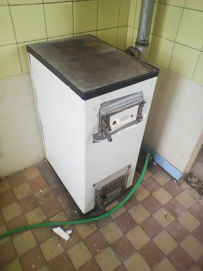 Daruji za odvoz teplovodní kotel