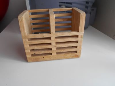 Stojánek dřevěný IKEA