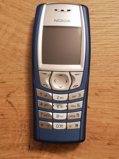 Nokia 6610i + nabíječka + sluchátka + datový kabel
