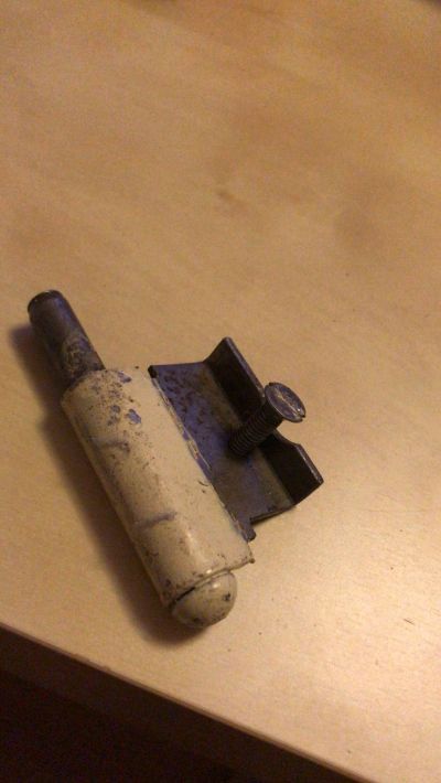 Sháním levé panty do panelákových zárubní