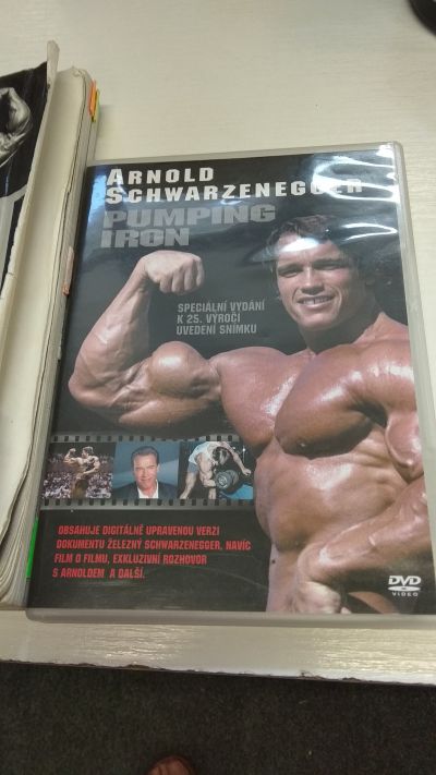 Arnold DVD, kniha angl.