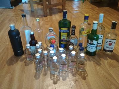 Prázdné lahve od alkoholu