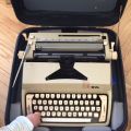 Starší psací stroj