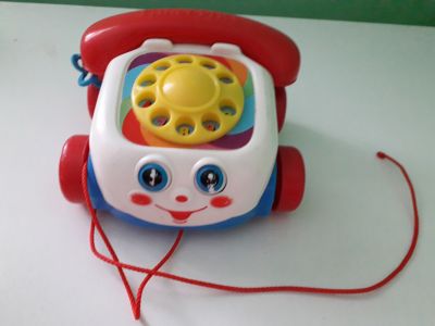 Detsky telefon na koleckach