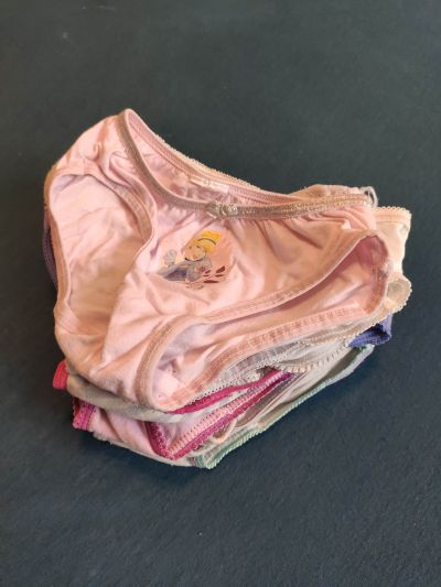 Kalhotky pro holčičku od 2 let