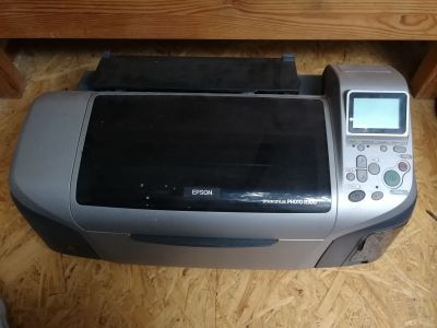 Barevná tiskárna - nefunkční