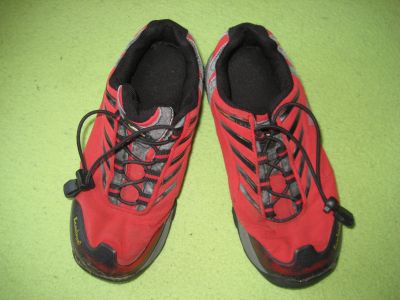 dětské sportovní botky červené