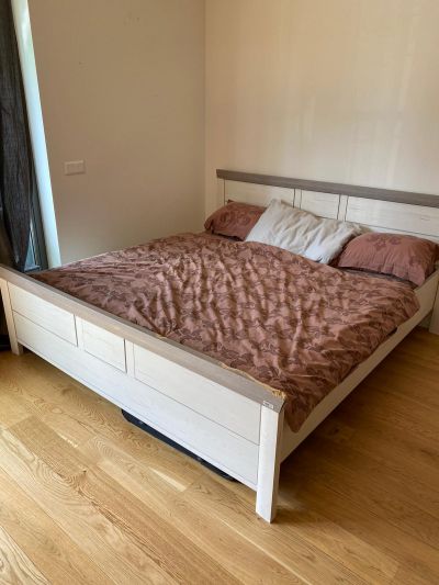 POSTEL, LETIŠTĚ 180 KRÁT 200