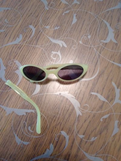 dětské sluneční brýle, cca 1-2 roky