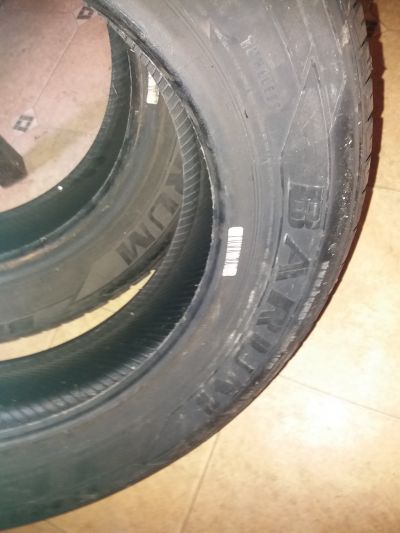 Dvě pneumatiky 145/80 R 13.